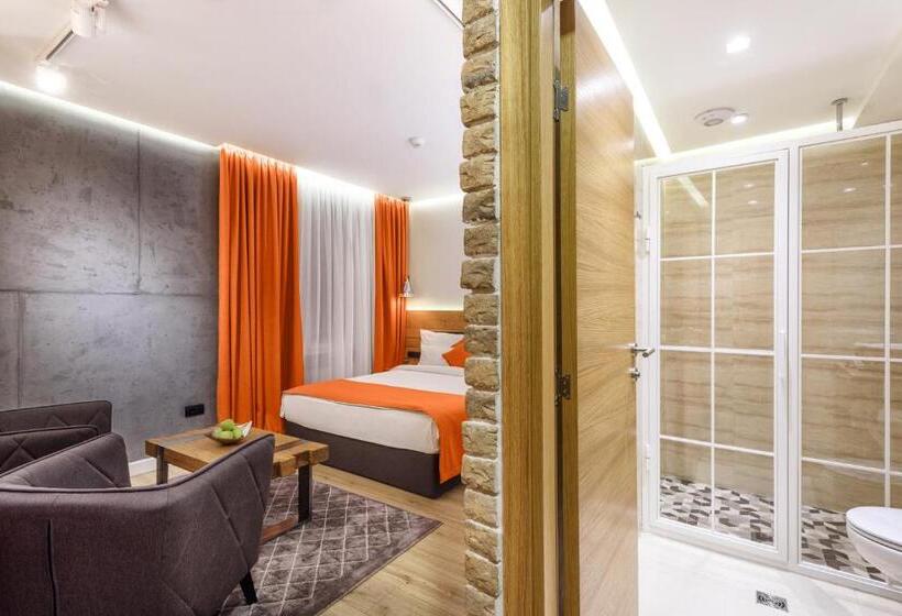 استودیو کامفورت, One Luxury Suites