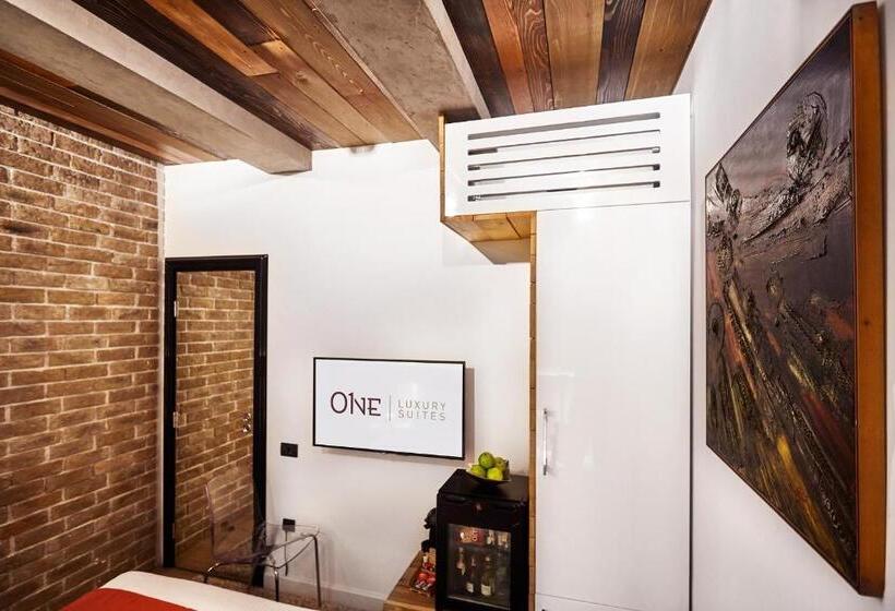 اتاق استاندارد, One Luxury Suites