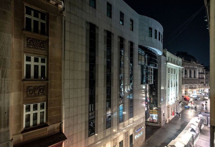 استودیو کامفورت, One Luxury Suites