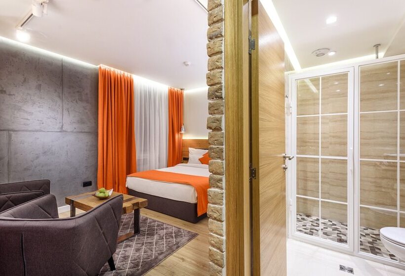 استودیو کامفورت, One Luxury Suites