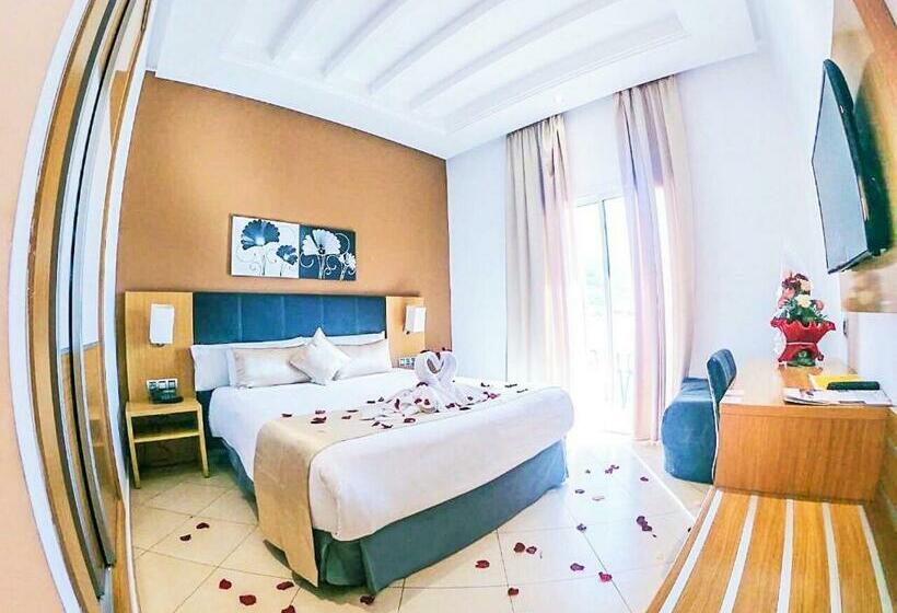 اتاق لوکس با بالکن, Prestige Hotel & Spa