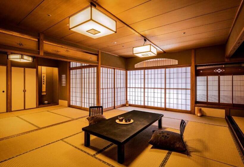 Camera Superiore Vista Fiume, Ooedo Onsen Monogatari Miyoshiya