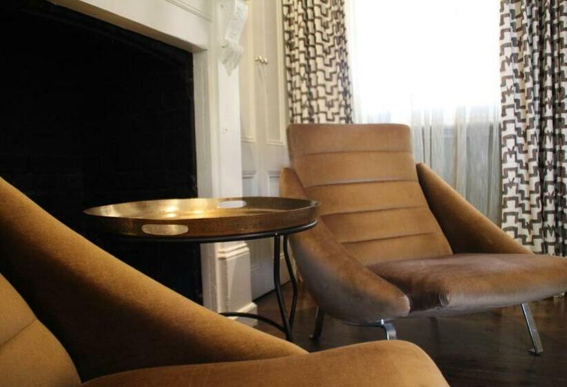 سوییت جونیور, The Houston Wagga