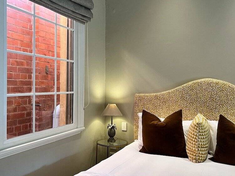 استودیوی استاندارد, The Houston Wagga