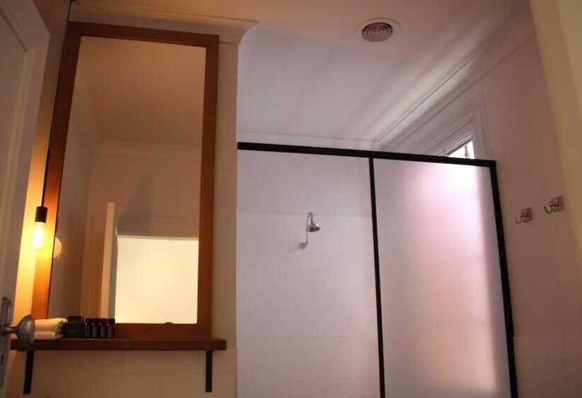 חדר סטודיו סטנדרד, The Houston Wagga