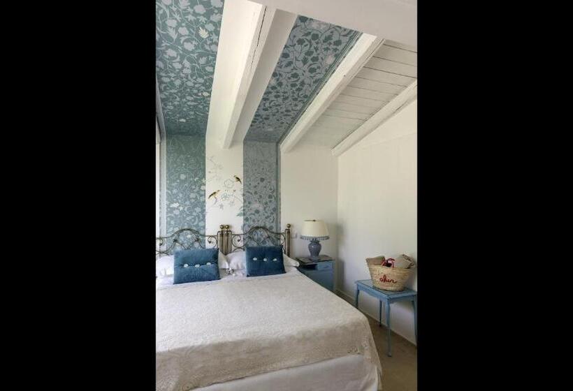 سوییت خانوادگی, Zahir Country House