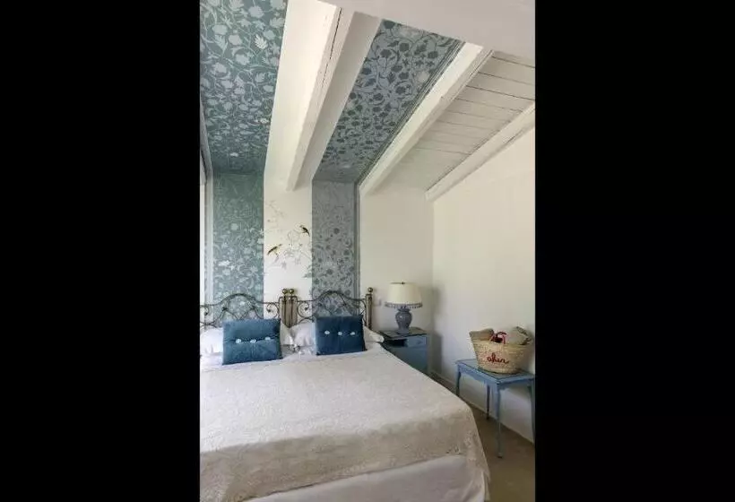 Perhesviitti, Zahir Country House