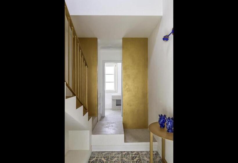 اتاق لوکس, Zahir Country House