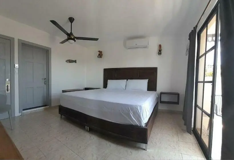 اتاق لوکس, Hostal Marina Samana