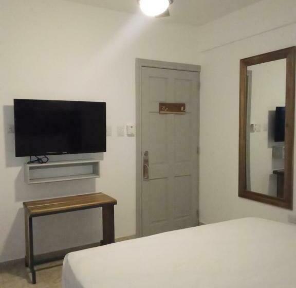 اتاق لوکس, Hostal Marina Samana