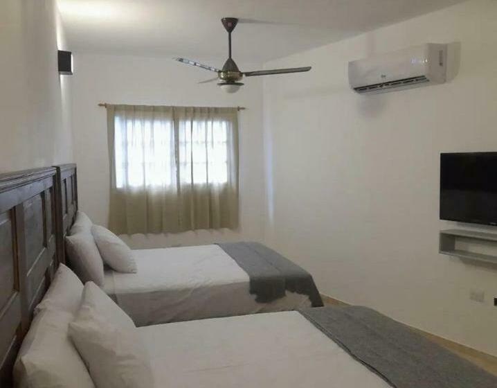 اتاق لوکس, Hostal Marina Samana