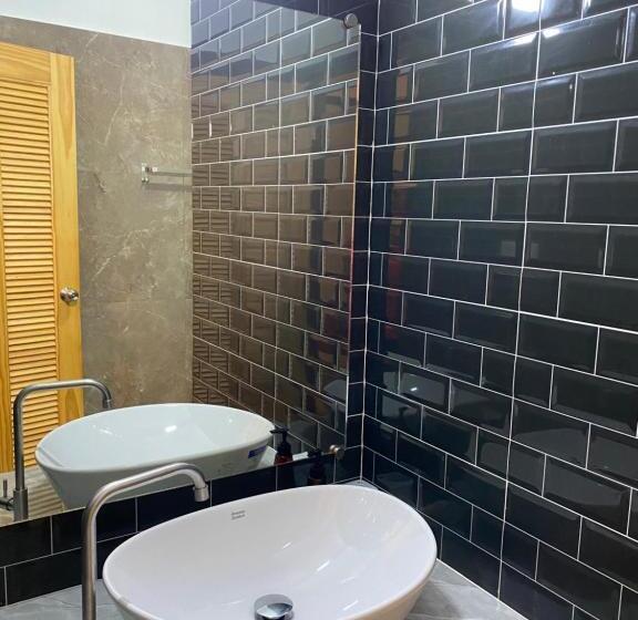 חדר דלוקס, Jeboutiquelangsuan