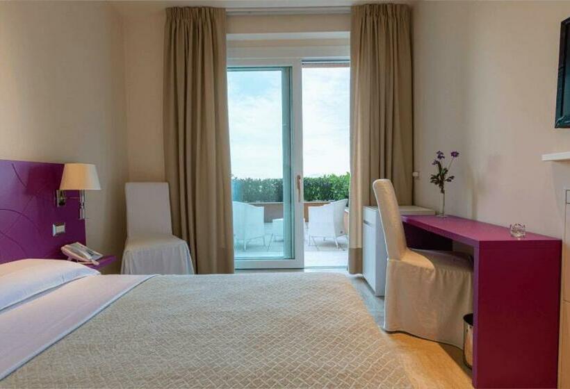 غرفة قياسية مزوَّدة بتراس, Villa Garulli