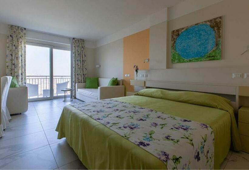 جناح مزوَّد بشرفة, Villa Garulli