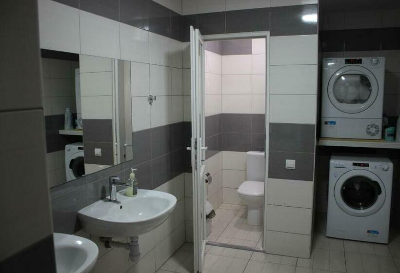 تختخواب در اتاق مشترک, Hostel Vinograd