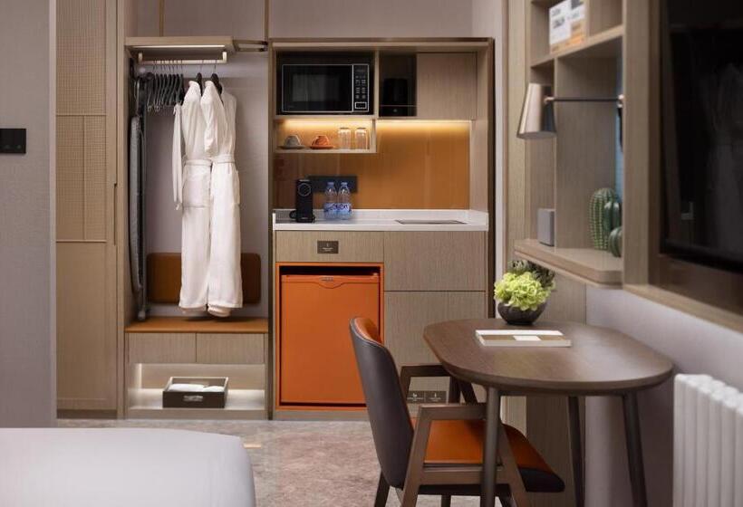 Standardrum King Size Säng, Home2 Suites By Hilton Wuhan Hankou Railway Station