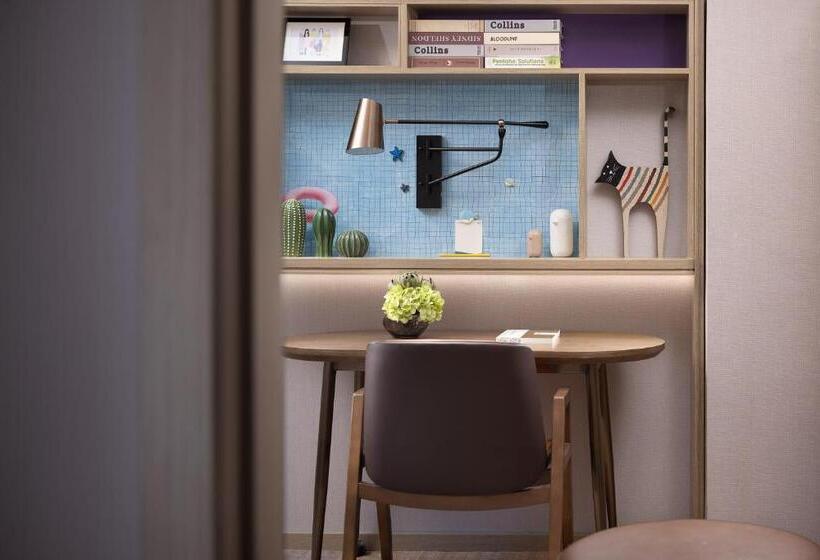 Deluxe Svit, Home2 Suites By Hilton Wuhan Hankou Railway Station