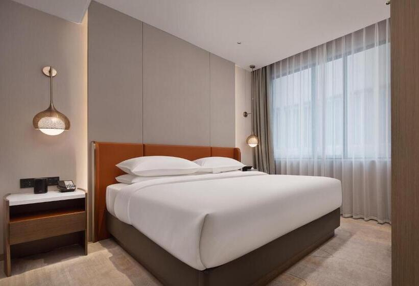 Deluxe Svit, Home2 Suites By Hilton Wuhan Hankou Railway Station