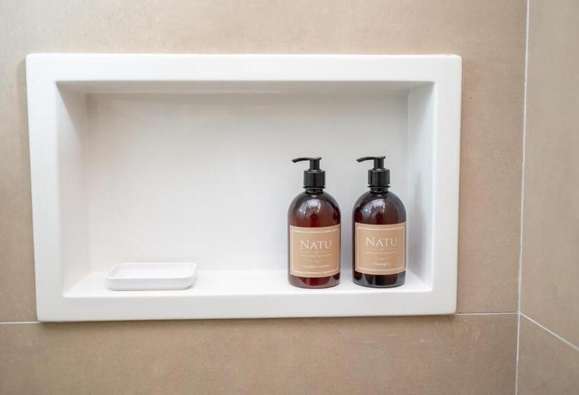 带阳台的豪华间, Natu Hotel Boutique & Spa