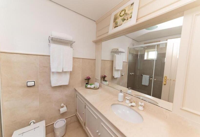 Номер Deluxe с Балконом, Natu Hotel Boutique & Spa