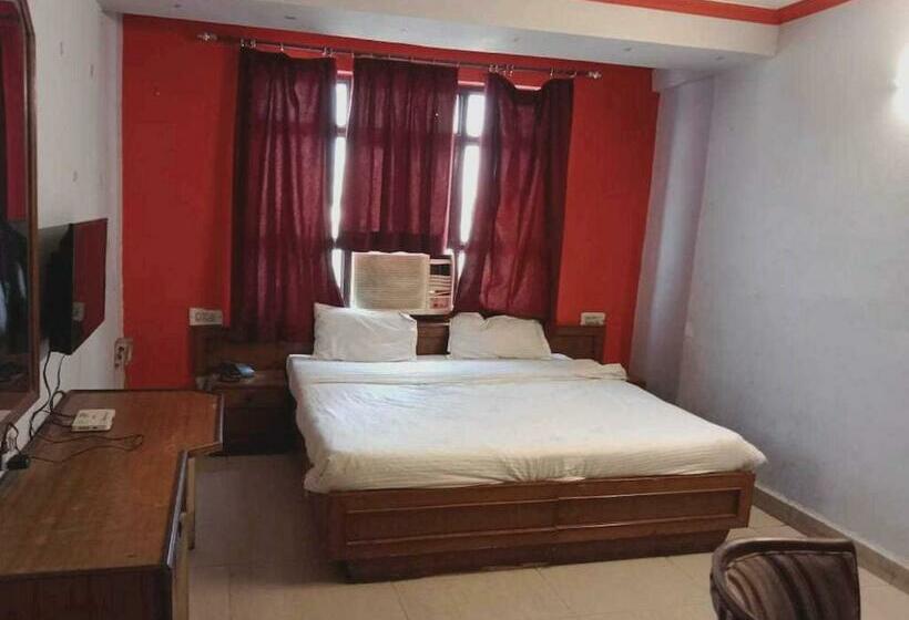 三人经典房间, Oyo Hotel Shan