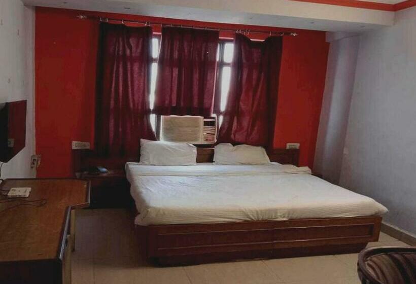 三人经典房间, Oyo Hotel Shan