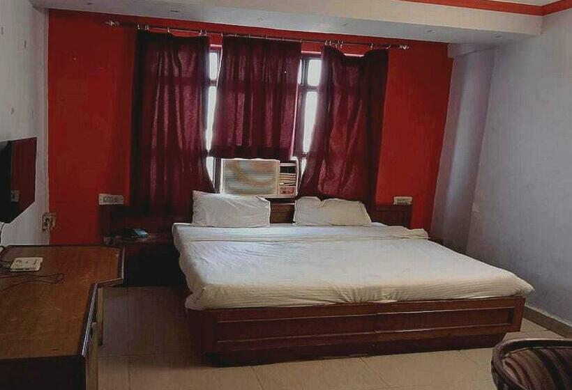 三人经典房间, Oyo Hotel Shan