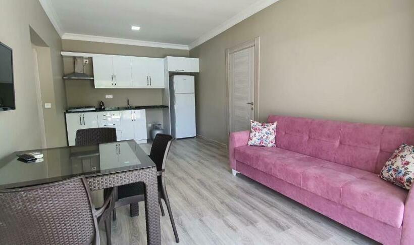 דירת חדר נוף לגינה, Near Oludeniz Beach Cozy Room With Kitchen