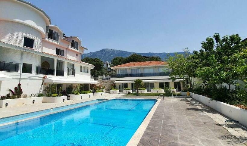 庭の見える１ベッドルームアパートメント, Near Oludeniz Beach Cozy Room With Kitchen