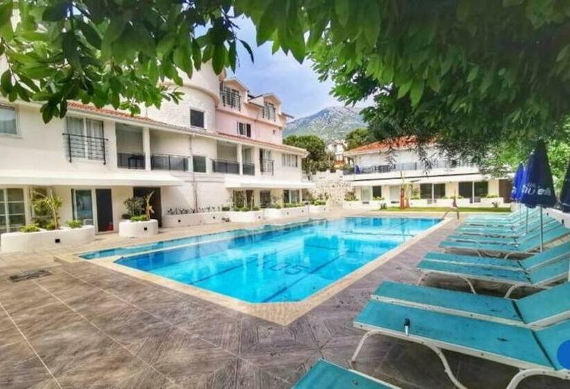 庭の見える１ベッドルームアパートメント, Near Oludeniz Beach Cozy Room With Kitchen