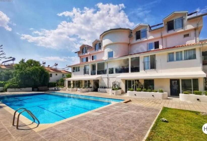 庭の見える１ベッドルームアパートメント, Near Oludeniz Beach Cozy Room With Kitchen