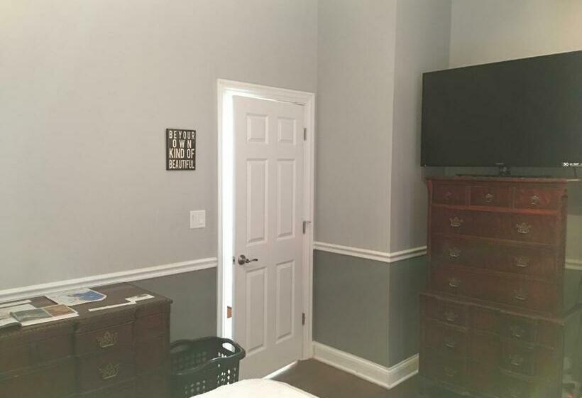 غرفة قياسية, Just Minutes From Downtown Chicago