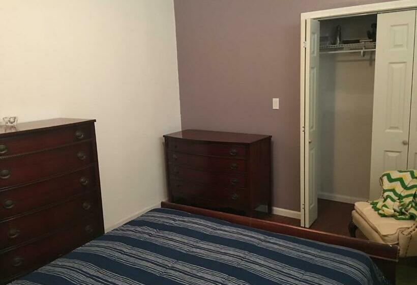 غرفة قياسية, Just Minutes From Downtown Chicago