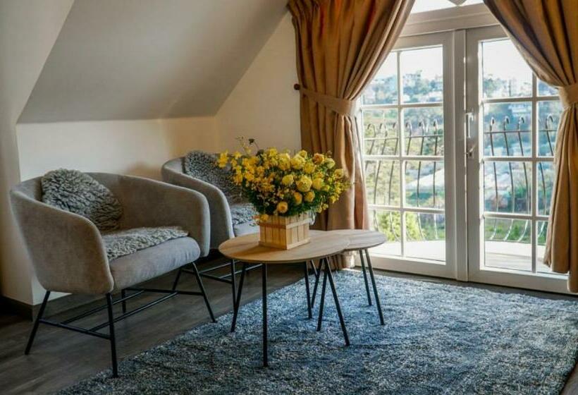 اتاق استاندارد با بالکن, La Cle  đà Lạt