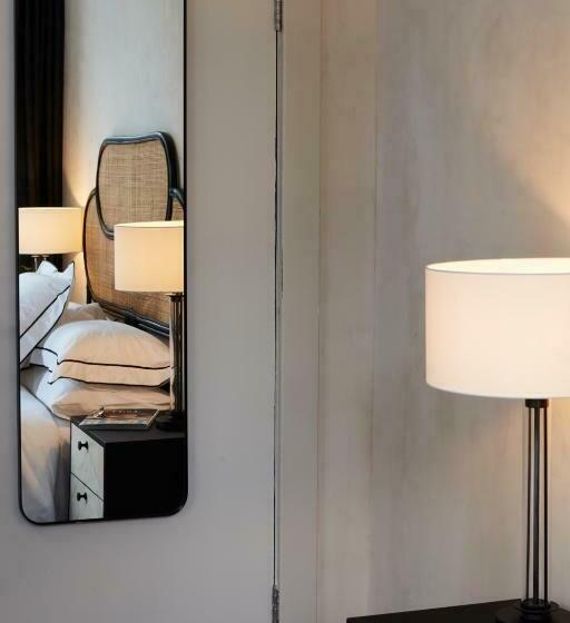 اتاق استاندارد, The Strand