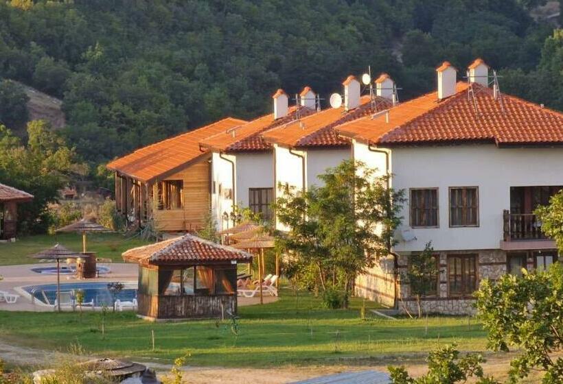 3间卧室的房子, къщи за гости с. любовище