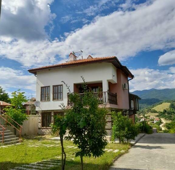 3间卧室的房子, къщи за гости с. любовище