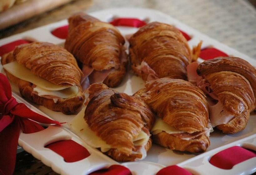 1间卧室的房子, I Tre Cardilli