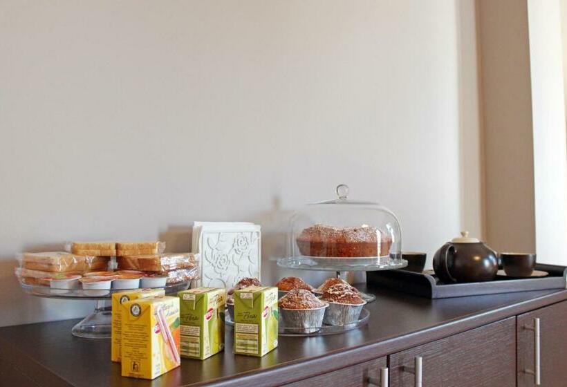 1间卧室的房子, I Tre Cardilli