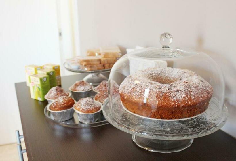 1间卧室的房子, I Tre Cardilli