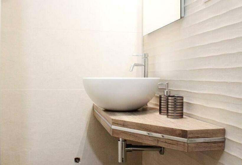 可看到停车场的标准间, I Tre Cardilli