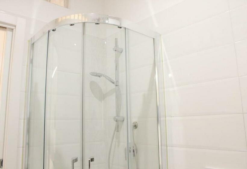 可看到停车场的标准间, I Tre Cardilli