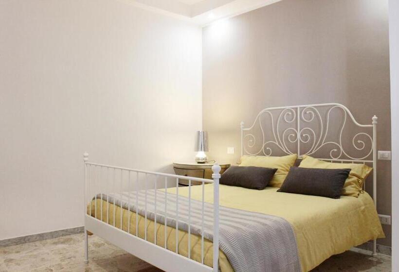 1间卧室的房子, I Tre Cardilli