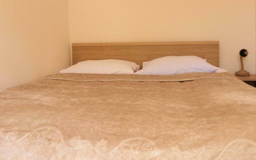 Стандартный Номер Кровать Кинг, Legend Guest House