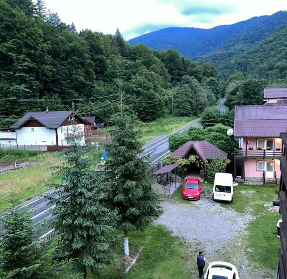 주니어 스위트 발코니, Pensiunea Flora