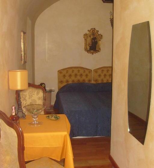 اتاق اکونومی, B&b Carolina Plebiscito R