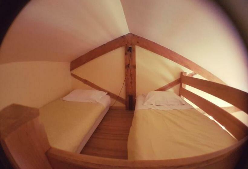 패밀리 룸, La Rivoire