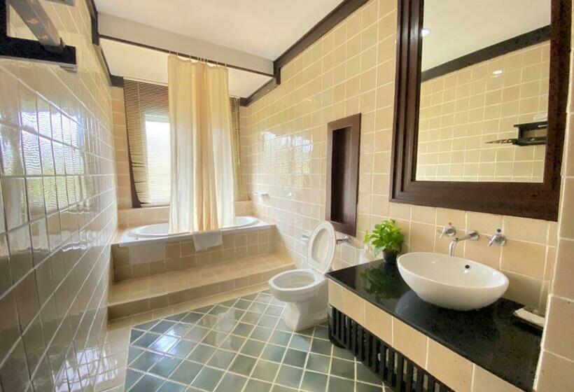 디럭스 룸, Gassan Khuntan Golf & Resort