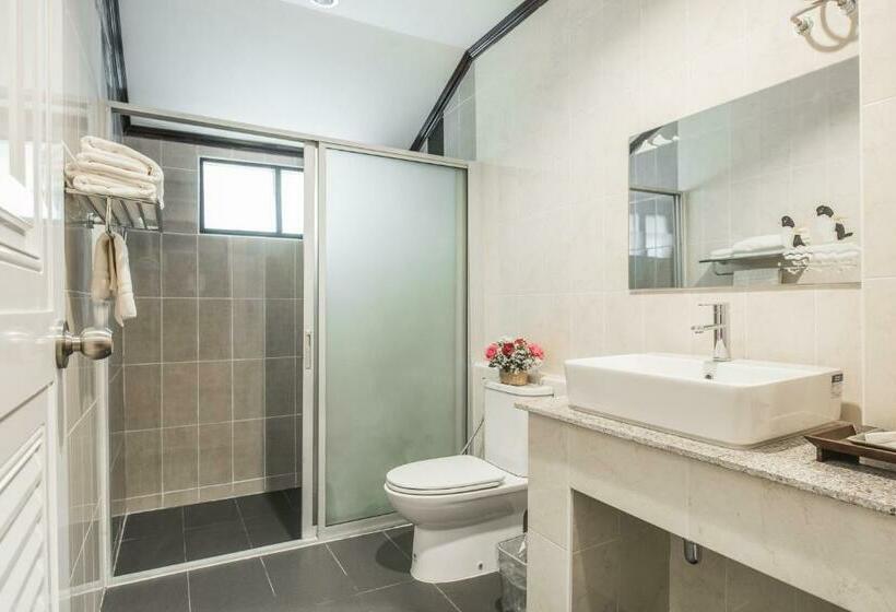 스탠다드 스튜디오, Gassan Khuntan Golf & Resort