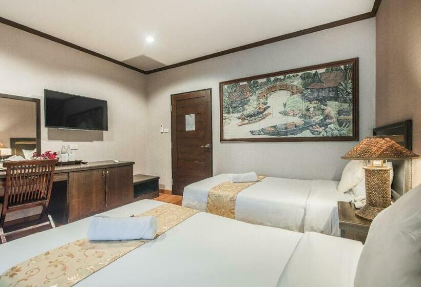 스탠다드 스튜디오, Gassan Khuntan Golf & Resort